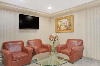 Travelodge by Wyndham Parsippany - Parsippany - 8