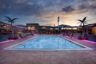 Travelodge by Wyndham Hawthorne - Hawthorne - 5