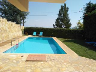 Apartment with Private Pool - Kiato - 1