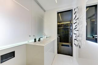 Riverside Apartments-Brabank DeLuxe - 1