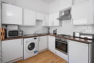 Brighton Brunswick Apartments by MyHolidayLet - Brighton & Hove - 2
