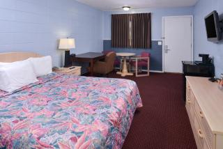 Americas Best Value Inn & Suites Branson - Near the Strip - Branson - 1