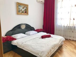 Calm center of Baku - Bakoe - 0