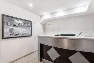 Super 8 by Wyndham Watrous - Watrous - 8