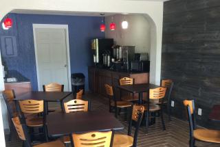 Super 8 by Wyndham Florence - Florence - 2