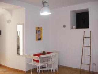Monolocale Ristrutturato - 2