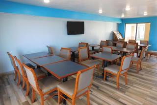 Days Inn by Wyndham Oklahoma City NW Expressway - Warr Acres - 1