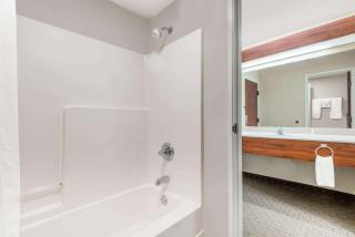 Days Inn by Wyndham Norton - Norton - 1