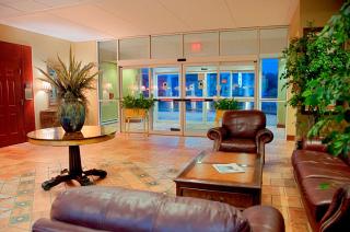 Best Western Plus Sandusky Hotel & Suites - 8