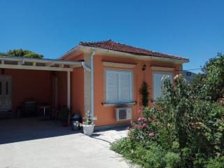Monte Caputo Holiday House - Alykes - 3