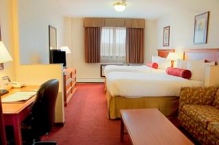 Best Western Plus Sandusky Hotel & Suites - 4