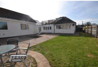 Stanwell Stansted Airport - Takeley - 3