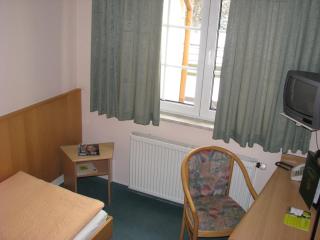 Hotel & Restaurant Zur Weintraube - 1