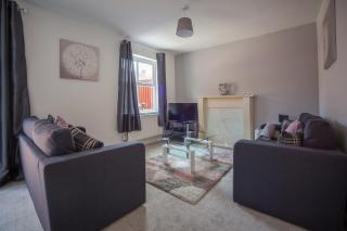 HEREFORD - Kestrel House - 4 Bedroom House Close to City With Parking - Sleeps 7 - Suitable for Family Gatherings or Contractors With Vehicles - Hosted by RENTMYHOUSE - Hereford - 9