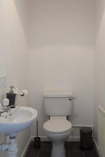 HEREFORD - Kestrel House - 4 Bedroom House Close to City With Parking - Sleeps 7 - Suitable for Family Gatherings or Contractors With Vehicles - Hosted by RENTMYHOUSE - Hereford - 1