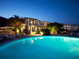Villa Marandi Luxury Suites - Stelida - 9