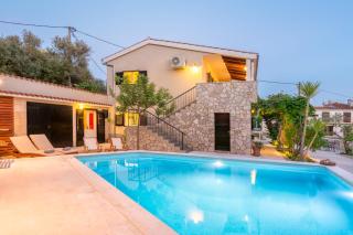 Villa Verandah - 9