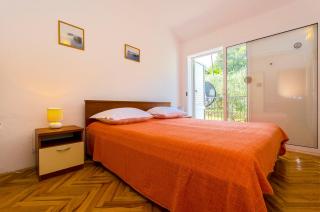 Apartments Jadranka - Slatine - 1