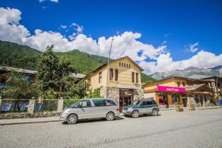 Eka&Nino GuestHouse - Mestia - 1