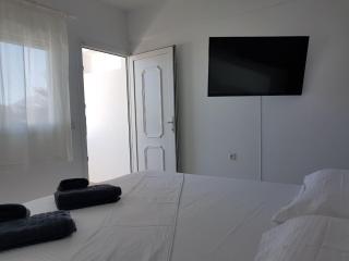 Lagada Beach Hotel - Adamas - 1