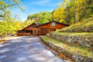 The Fish House - Gatlinburg - 7