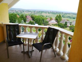 Hévíz -Alsópáhok Villa-Erika Apartman - Alsópáhok - 0