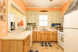 Castaway Cottage - 2