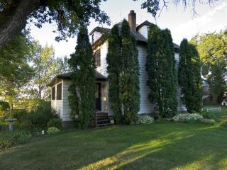 Fairmount Bed & Breakfast - Basswood - 0