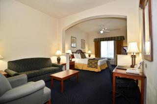 Best Western Plus Lake Dallas Inn & Suites - 4