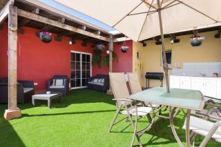 Villa Blanca Tenerife - Private rooms - Terrace and BBQ, 5 minutes from the beach and airport - San Isidro - 0
