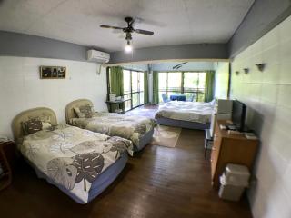 Surfside Bed & Breakfast - Onna - 3