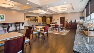 Best Western Plus Boardman Inn & Suites - Poland - 8