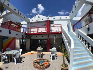 Surfside Bed & Breakfast - 8