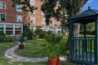 Best Western Homestead Court Hotel - Welwyn Garden City - 8