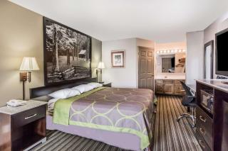 Super 8 by Wyndham Clinton - Clinton - 2