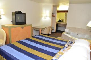 Econo Lodge Portland Airport - Portland - 1