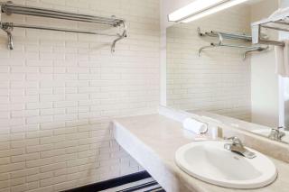 Days Inn by Wyndham Jackson - Jackson - 3