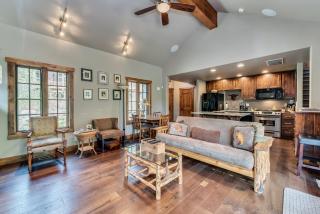 Tamarack Cottage - 1