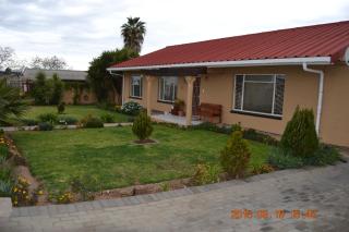 Heloise Home Stay - Oudtshoorn - 0