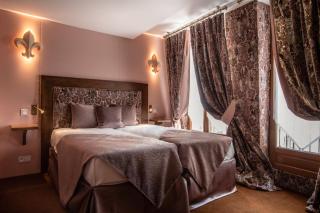 Le Temple De Jeanne - Parigi - 1