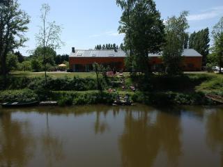 Florennes Gîte neuf 150 M2 devant un grand lac privé de 2 hectares poissonneux au milieu des bois - Florennes - 9