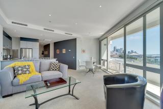 QV City, Harbour Views, Spark Area 564 - Auckland - 9