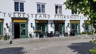 Tvedestrand Fjordhotell - Unike Hoteller - Tvedestrand - 0