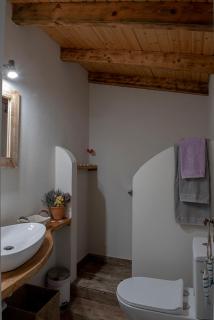 Small Guesthouse In The Garden - Amarynthos - 8