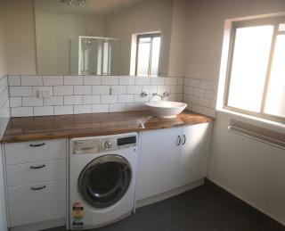 3ree- Spacious & Charming Apartment - 4