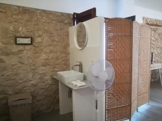 Suite Independiente de 45 m2 con Bañera en Pleno Casco Viejo - 5