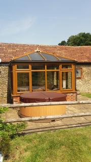 The Victorian Barn, Self-Catering Holidays with Pool and Hot Tubs, Dorset - Woolland - 5