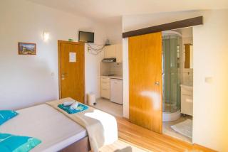 Apartments with a parking space Mali Rat (Omis) - 7482 - Sumpetar - 5