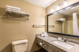 Quality Inn - 6