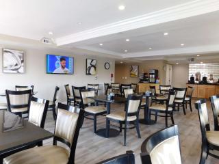 Best Western Plus - Anaheim Orange County Hotel - 4